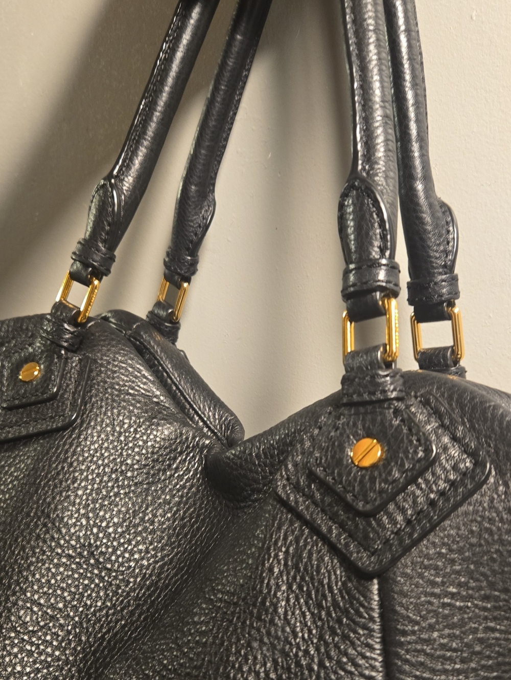 Marc Jacobs Black Pebbled Leather Shoulder Bag with Gold Hardware - Picture 9 of 13